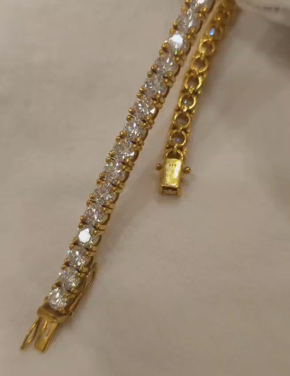Seventeen carat moissanite bracelet
