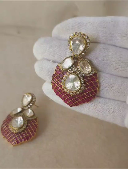 The rose dwar winter earrings