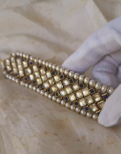 Totem bracelet