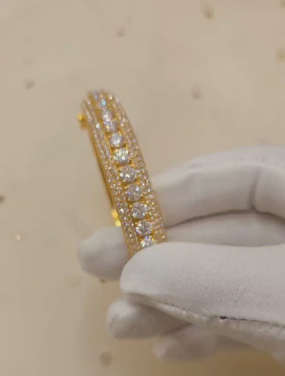32 carats moissanite silver bangle