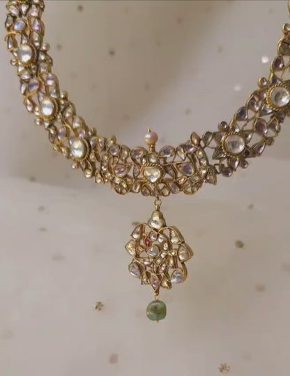 Pepper queen antique necklace