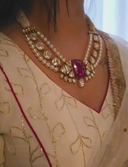 Ruby line queen necklace